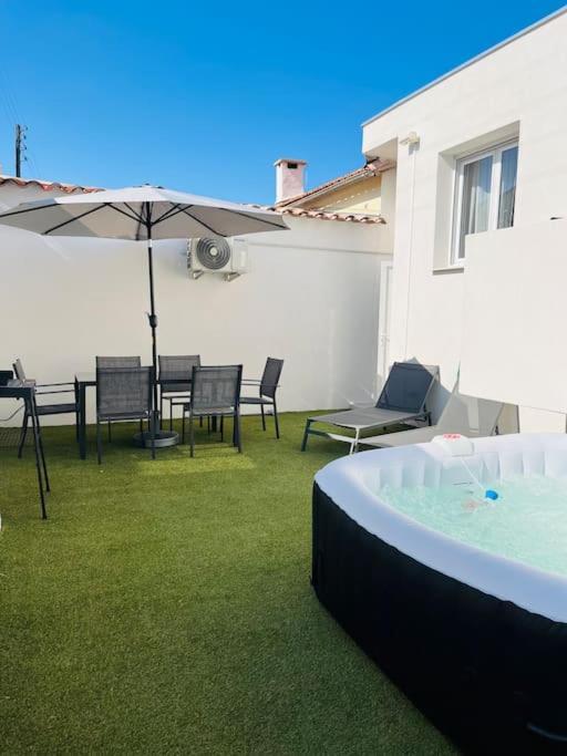Maison 4 Personnes Avec Jacuzzi مارينيان المظهر الخارجي الصورة
